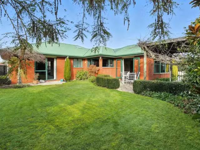House for sale in Oakura, Canterbury