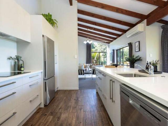 House for sale in Oratia