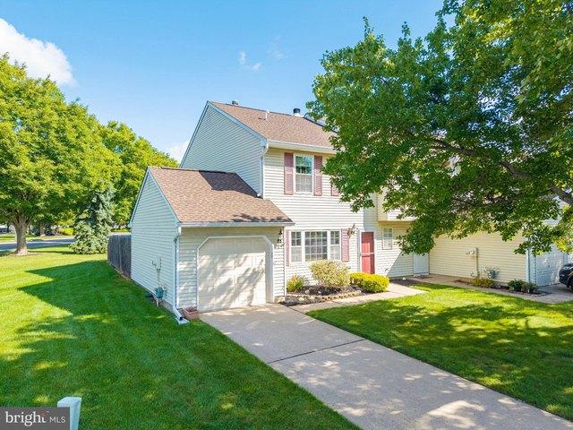 Townhouse for sale in Bordentown, New Jersey