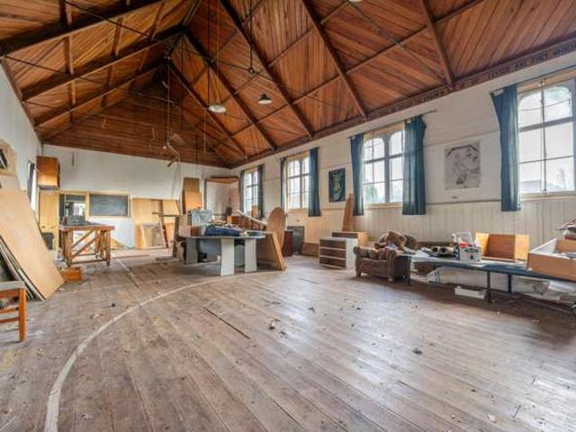 Property for sale in Winchester, Canterbury