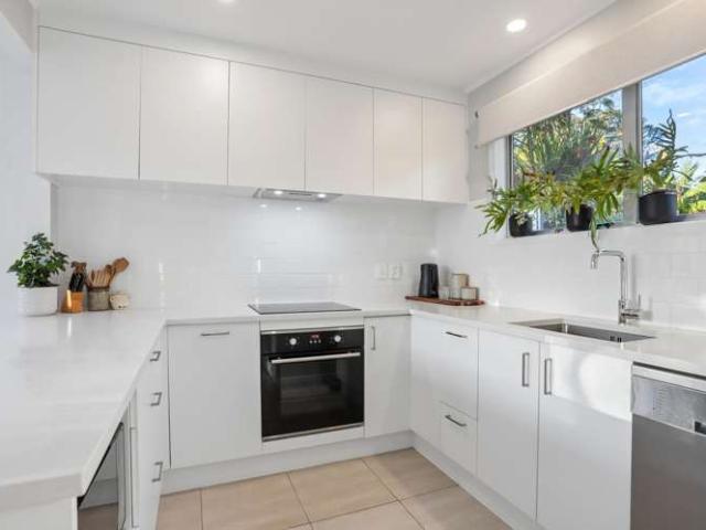 House for sale in Oratia, Oroua County