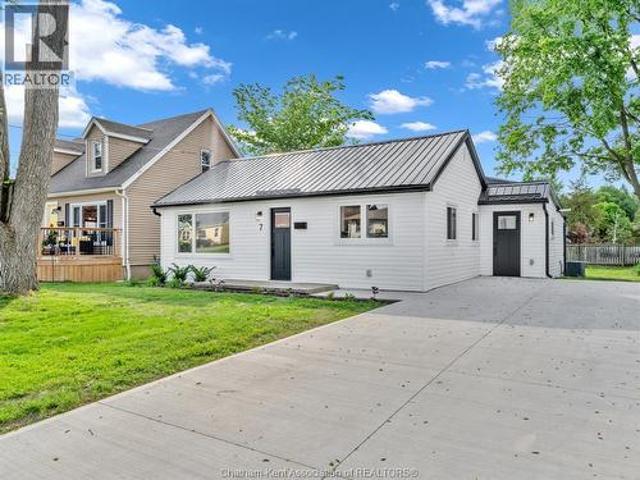House for sale in Chatham–kent, Ontario