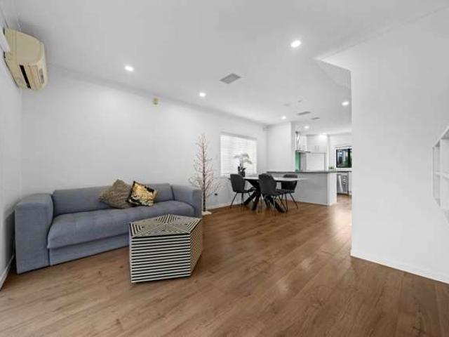 House for sale in Auckland, Oroua County