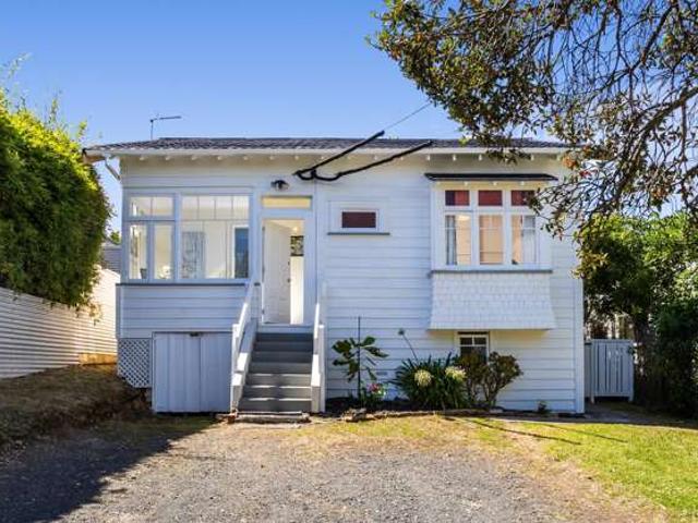 House for sale in Westmere