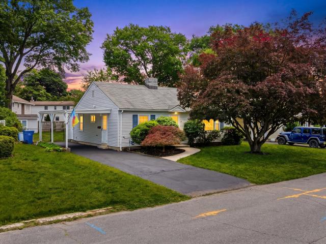 House for sale in Middlesex, New Jersey