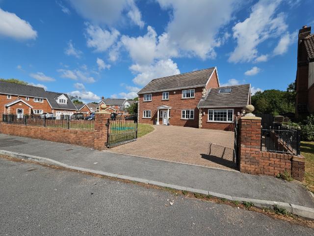 House for rent in Parc Gwernfadog, Ynystawe