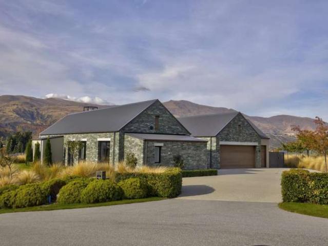 House for sale in Otakou
