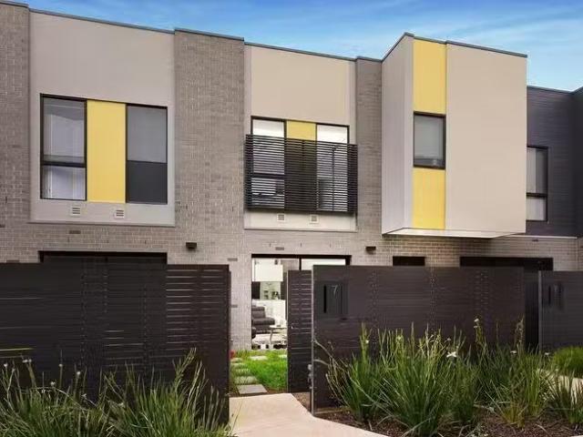 House for rent in Avondale Heights, Victoria