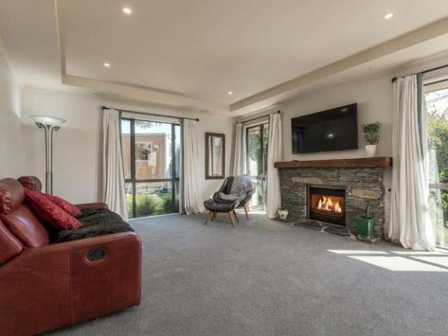 House for sale in Lake Hayes Estate, Queenstown-Lakes District