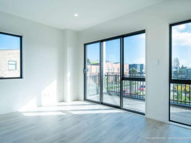 Townhouse for sale in Mount Wellington