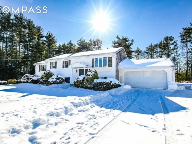 House for sale in Rochester, Massachusetts