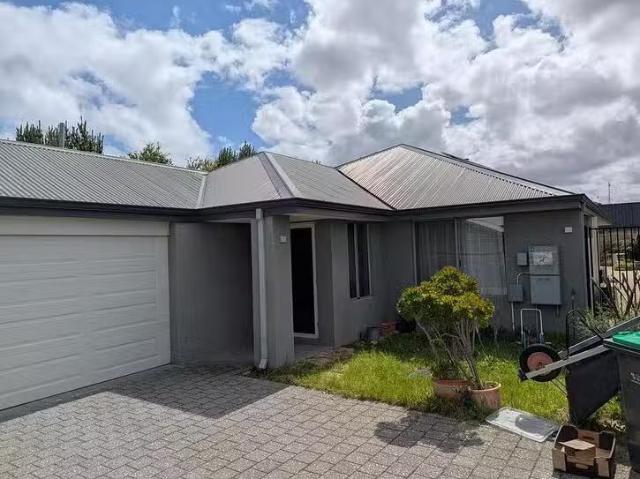 House for rent in Banksia Grove, Western Australia