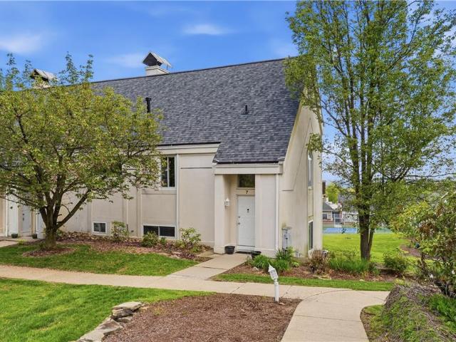Condo for sale in Plum, Pennsylvania