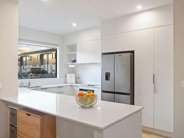 Townhouse for sale in Paremoremo