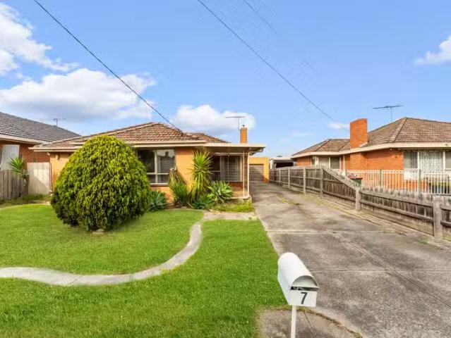House for rent in Avondale Heights, Victoria