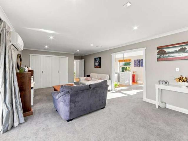 House for sale in Chaslands, Canterbury