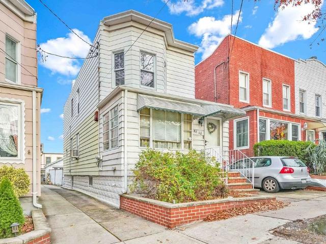 Detached House for sale in Queens, Arverne