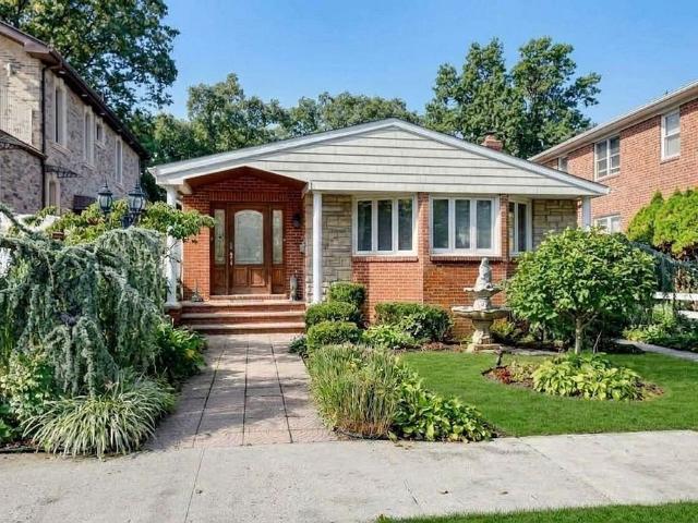 Detached House for sale in Queens Village, New York