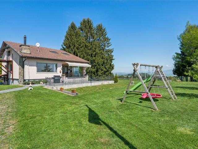 Einfamilienhaus kaufen in Savigny, Waadt