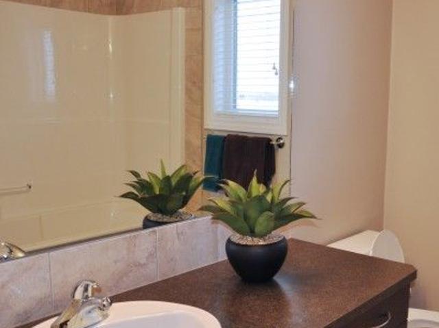 House for rent in Wedgewood, Alberta