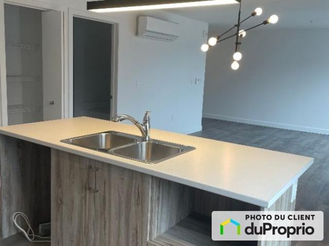 Apartment for rent in Saint-Constant, Montérégie