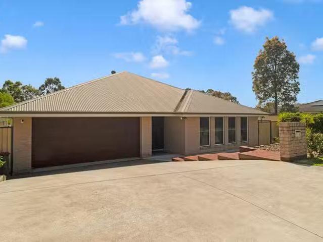 House for rent in Wadalba, New South Wales