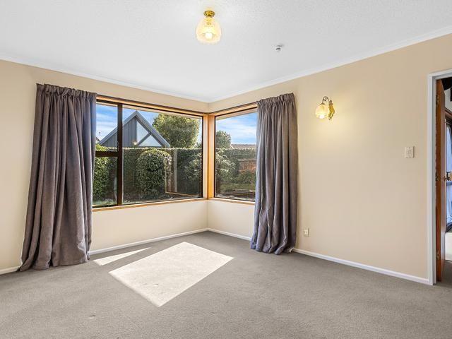 House for rent in Chaslands, Canterbury