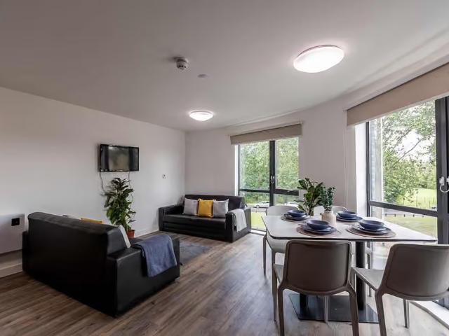 Apartment for rent in Woodhouse Carr, Leeds