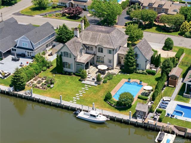 House for sale in Bohemia, New York