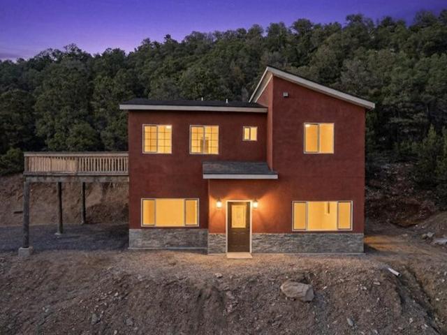 House for sale in Cedar Crest, New Mexico