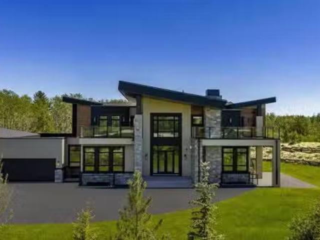 House for sale in Alberta