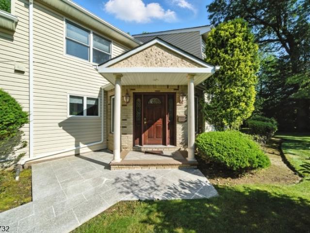 House for sale in Hillsdale