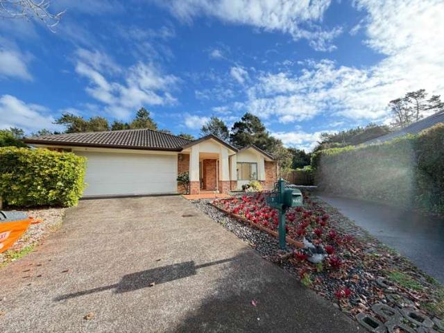 House for rent in Paremoremo