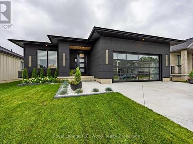 House for sale in Tillsonburg, Ontario