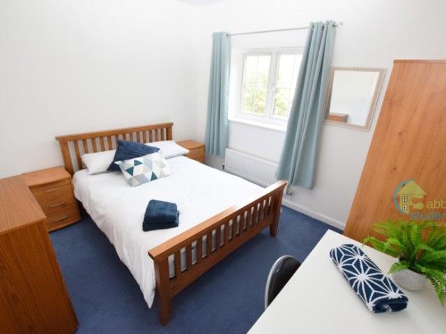 Room for rent in Hoole, Two Mills
