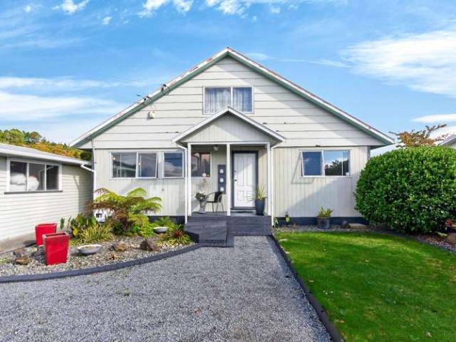 House for sale in Pauatahanui, Wellington