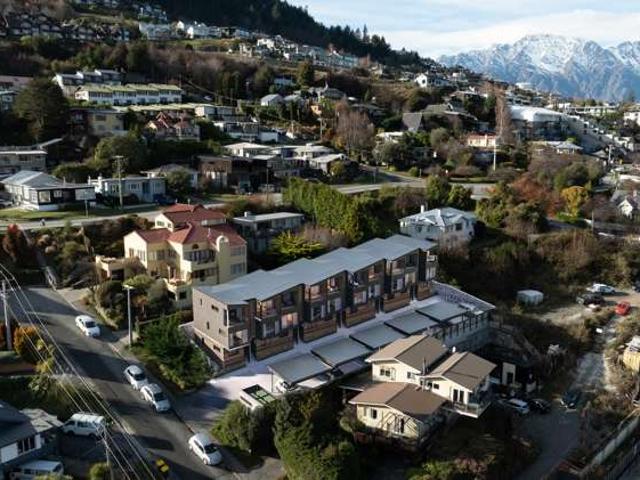 Townhouse for sale in Otakou