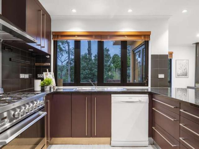 House for sale in Paremoremo