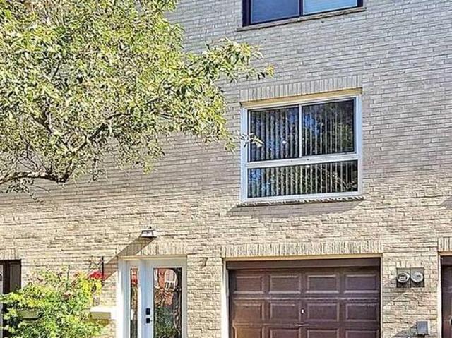 Townhouse for sale in Woburn, Ontario