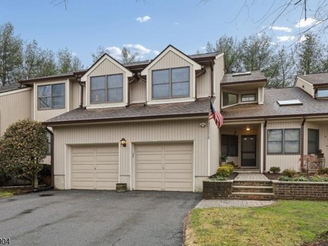 Townhouse for sale in Franklin Lakes, New Jersey