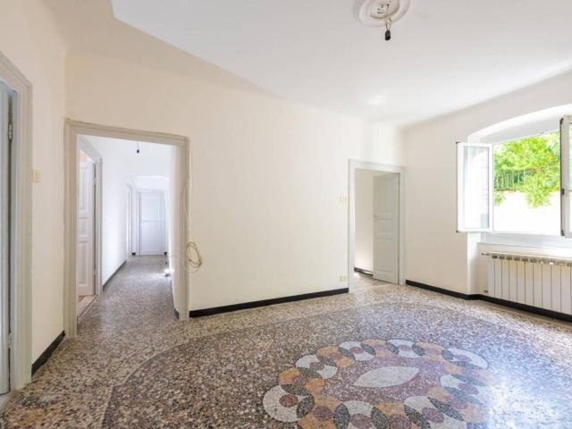 Appartamento in affitto a Medio Ponente, Serra Riccò