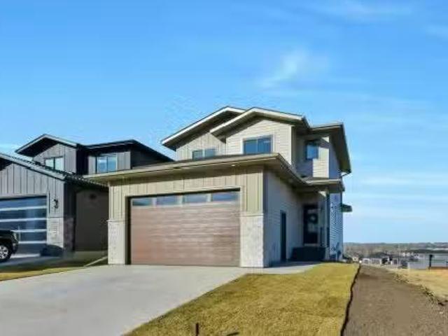 House for sale in Sylvan Lake, Alberta