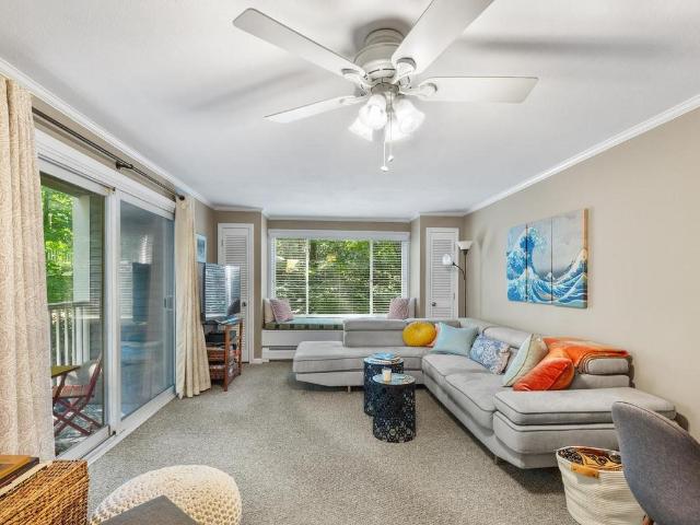 Condo for sale in Lincoln, Rhode Island