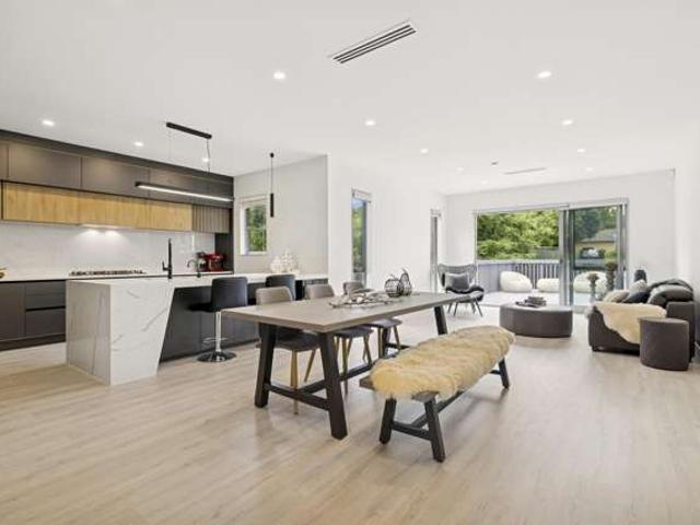 House for sale in Riverhead
