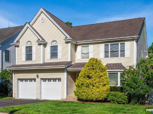 House for sale in Waldwick, New Jersey