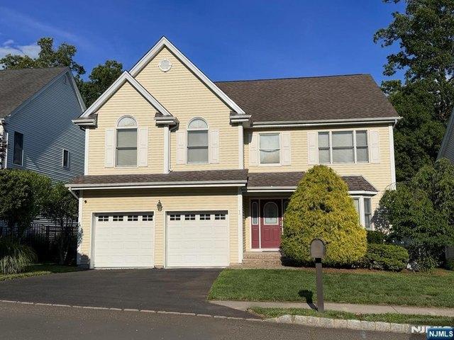 House for sale in Waldwick, New Jersey