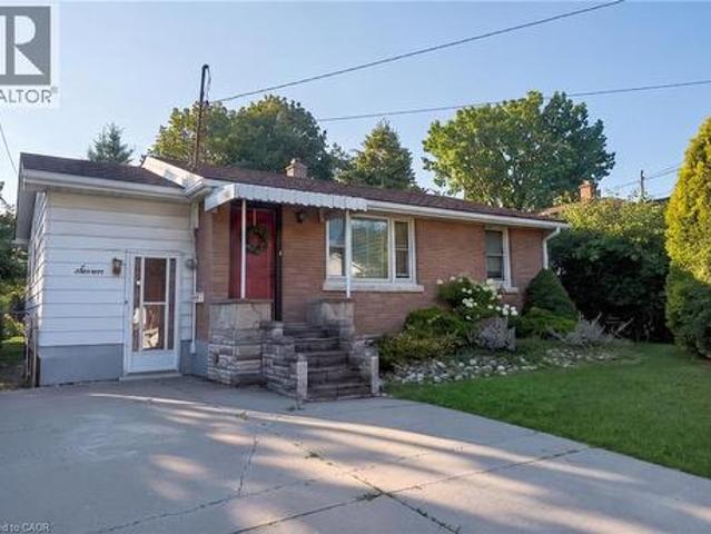 House for sale in Ancaster, Ontario