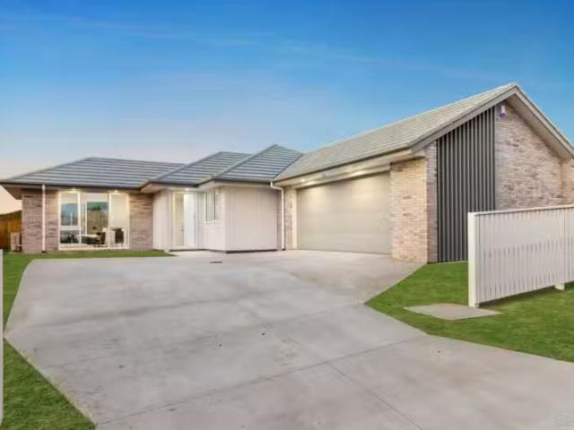House for sale in Awhitu