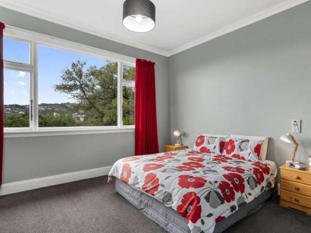 House for sale in Chaslands, Canterbury