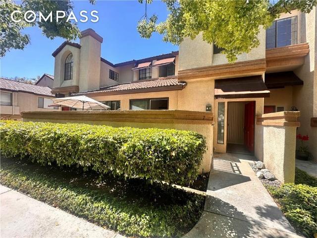 Townhouse for sale in Pomona